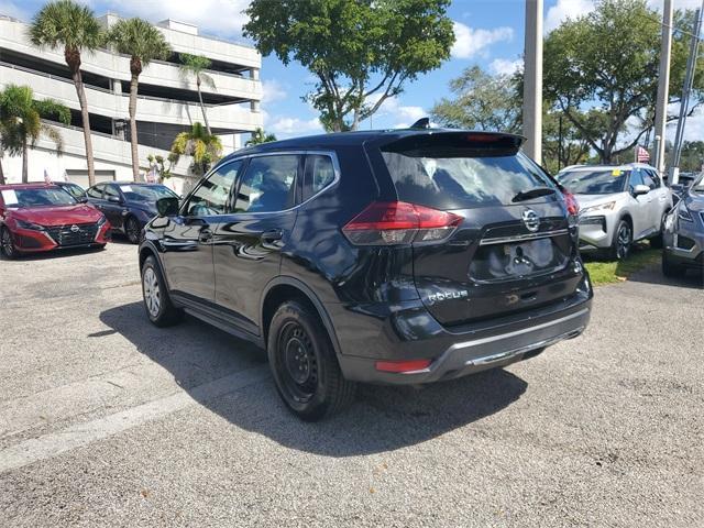 Photo of 2018 Magnetic Black Nissan Rogue