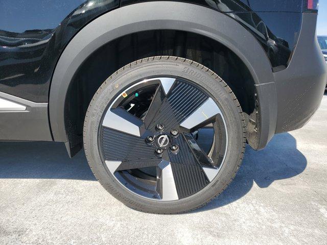 Photo of 2025 Super Black Nissan Kicks