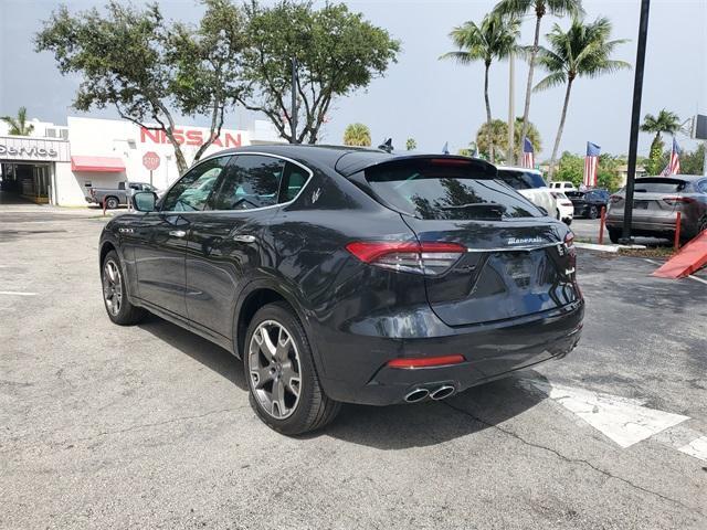 Photo of 2022 Nero Ribelle Metallic Maserati Levante