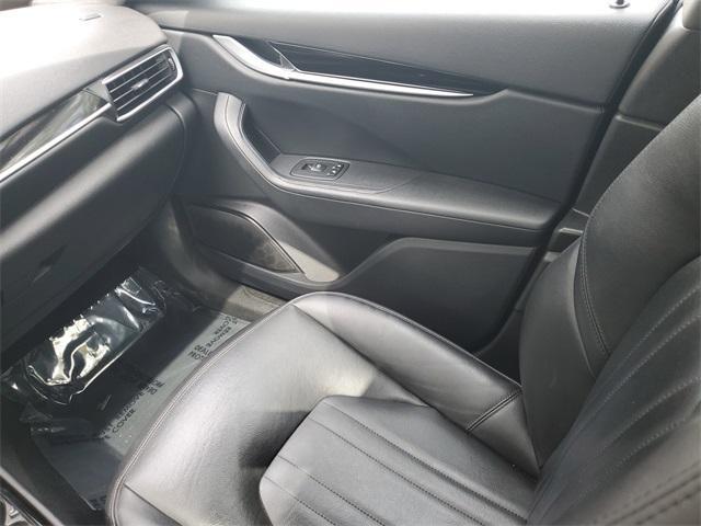 Photo of 2022 Nero Ribelle Metallic Maserati Levante