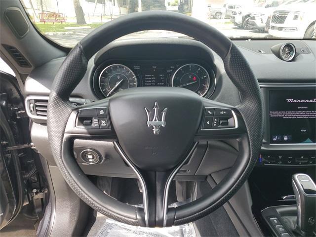 Photo of 2022 Nero Ribelle Metallic Maserati Levante