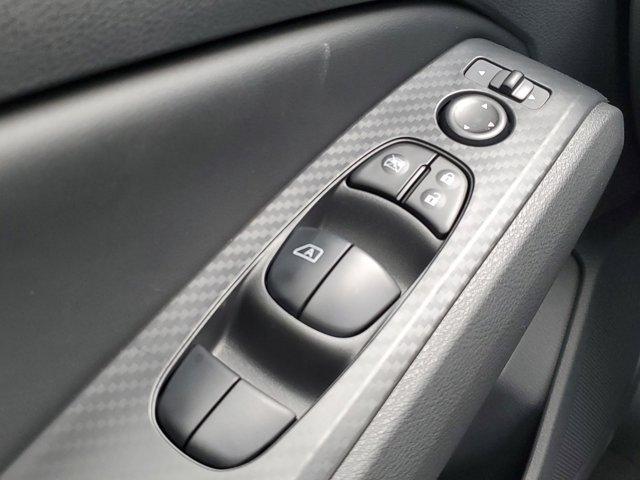 Photo of 2025 Glacier White Nissan Altima