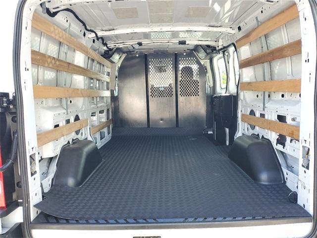 Photo of 2022 Oxford White Ford Transit-250