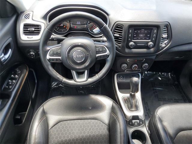 Photo of 2017 Laser Blue Jeep Compass