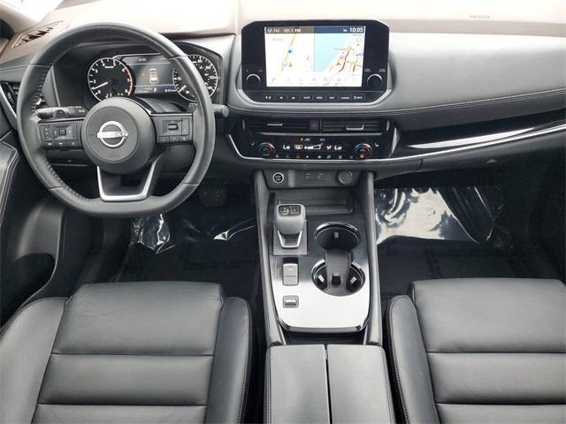 Photo of 2023 2 Tone Gray / Black Roof Nissan Rogue