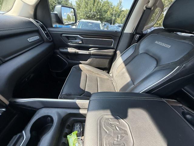 Photo of 2022 Diamond Black Crystal Pearlcoat RAM 1500
