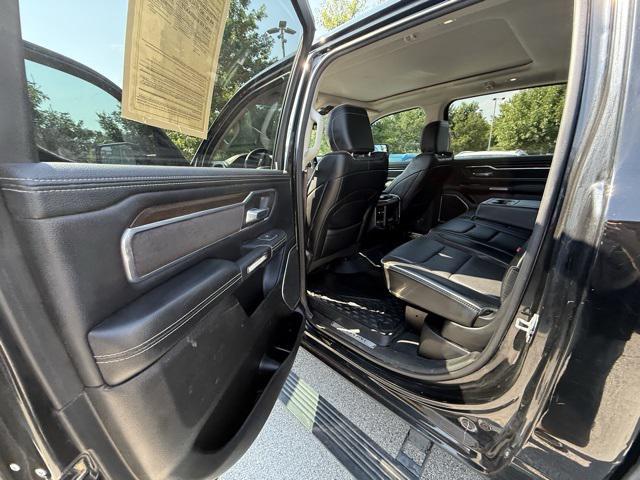 Photo of 2022 Diamond Black Crystal Pearlcoat RAM 1500
