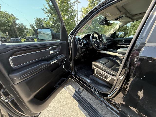 Photo of 2022 Diamond Black Crystal Pearlcoat RAM 1500