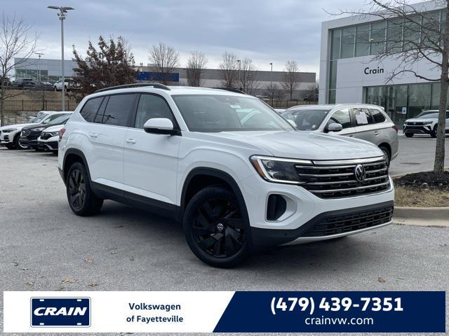 Photo of 2025 White Volkswagen Atlas