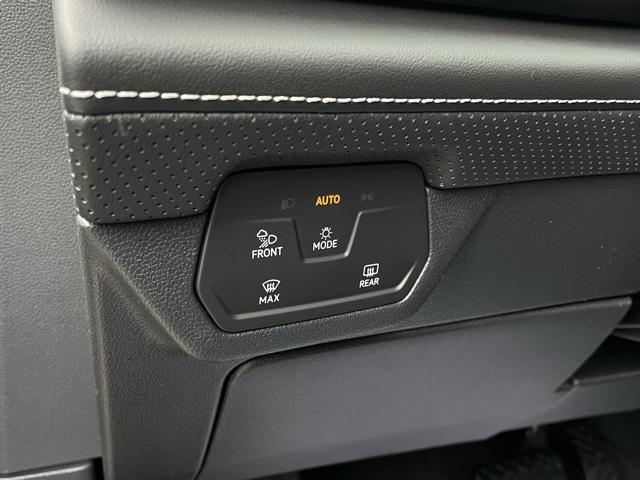 Photo of 2025 White Volkswagen Atlas
