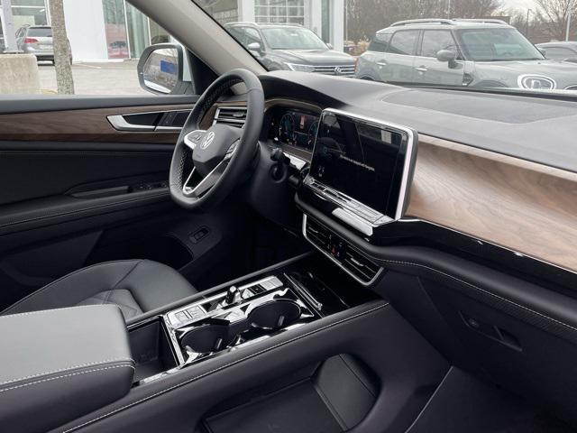 Photo of 2025 White Volkswagen Atlas