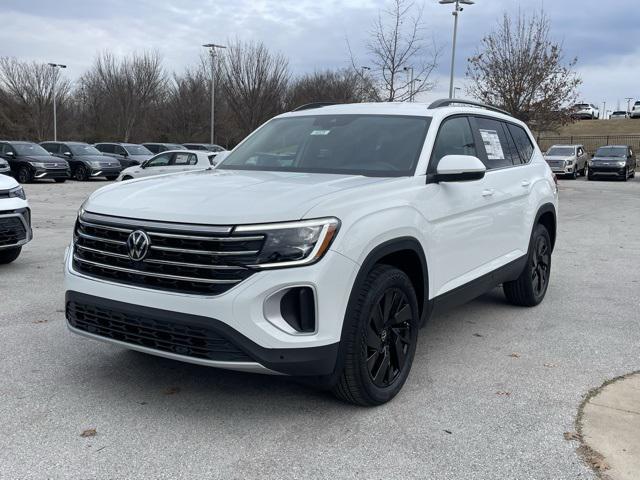 Photo of 2025 White Volkswagen Atlas