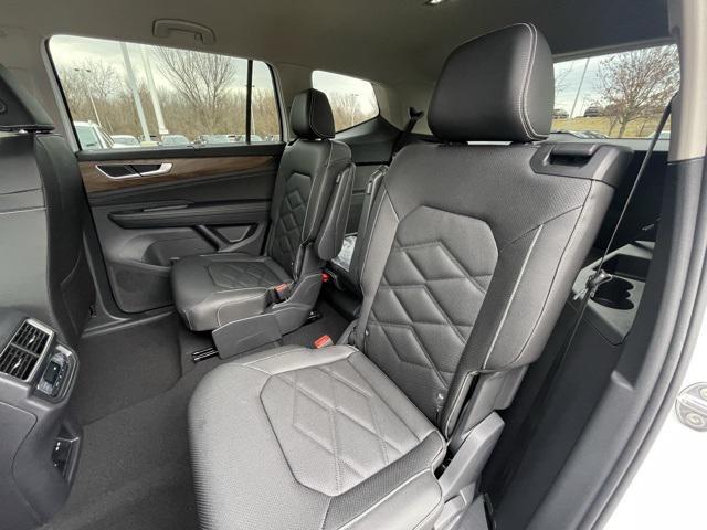 Photo of 2025 White Volkswagen Atlas