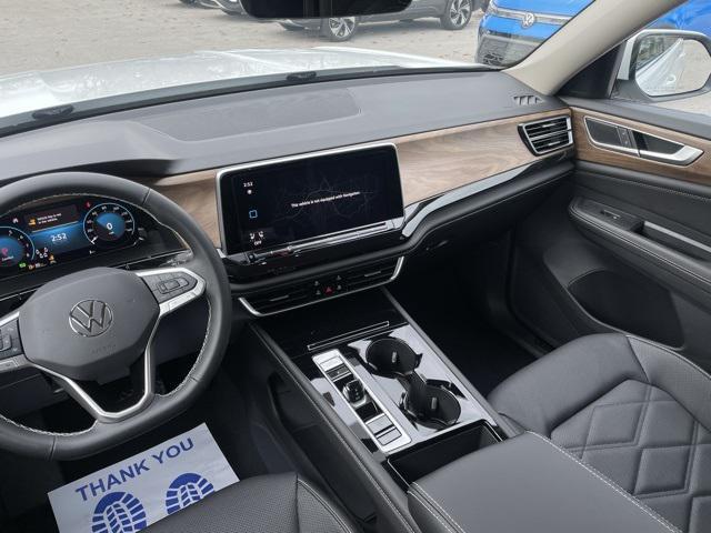 Photo of 2025 White Volkswagen Atlas