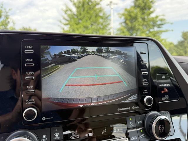 Photo of 2022 Pearl Toyota Highlander