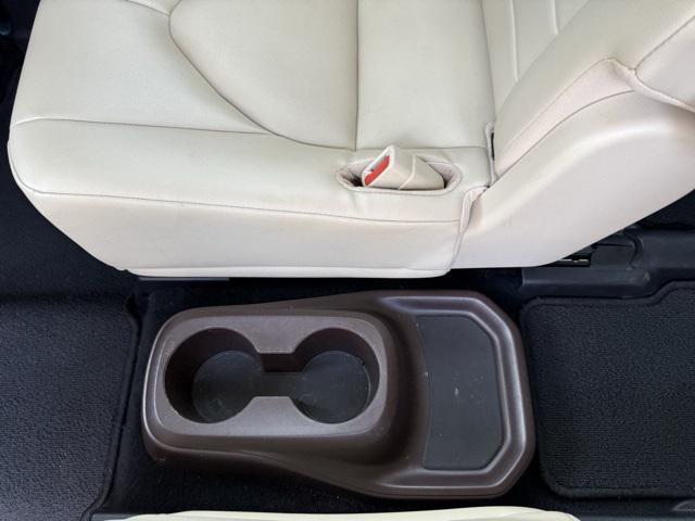 Photo of 2022 Pearl Toyota Highlander