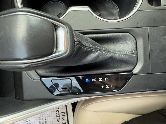 Photo of 2022 Pearl Toyota Highlander