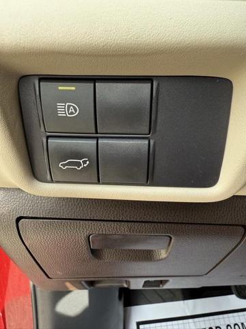 Photo of 2022 Pearl Toyota Highlander
