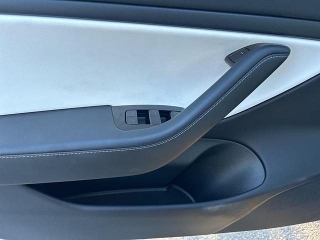 Photo of 2019  Tesla Model 3