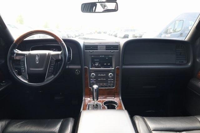 Photo of 2015 Magnetic Metallic Lincoln Navigator