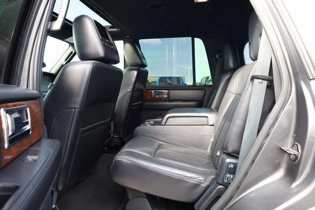 Photo of 2015 Magnetic Metallic Lincoln Navigator