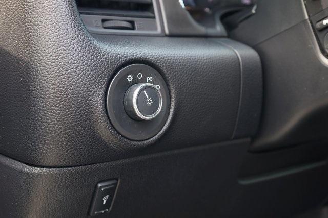 Photo of 2015 Magnetic Metallic Lincoln Navigator