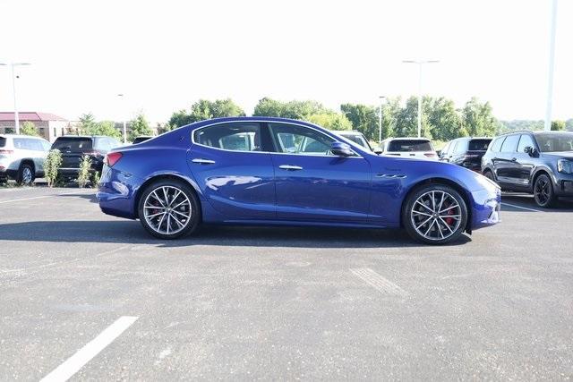 Photo of 2022 Blu Maserati Ghibli