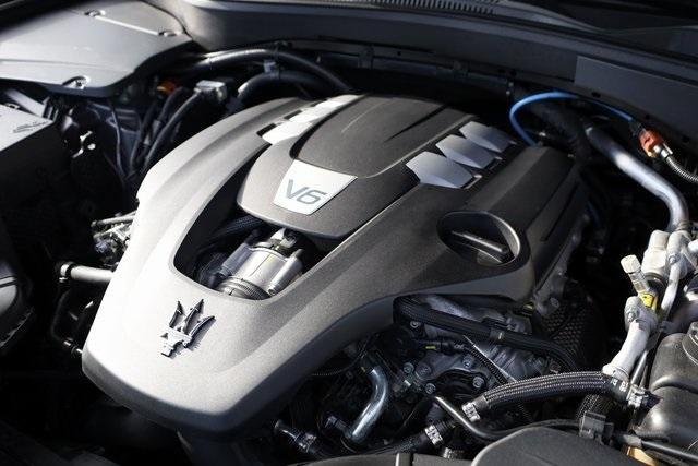 Photo of 2022 Grigio Maratea Metallic Maserati Levante