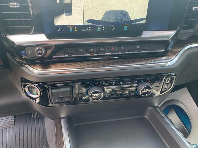 Photo of 2025 Black Chevrolet Silverado 2500