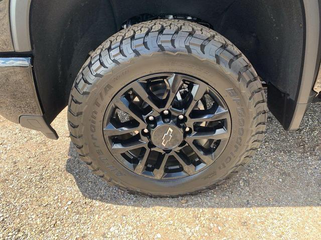 Photo of 2025 Black Chevrolet Silverado 2500