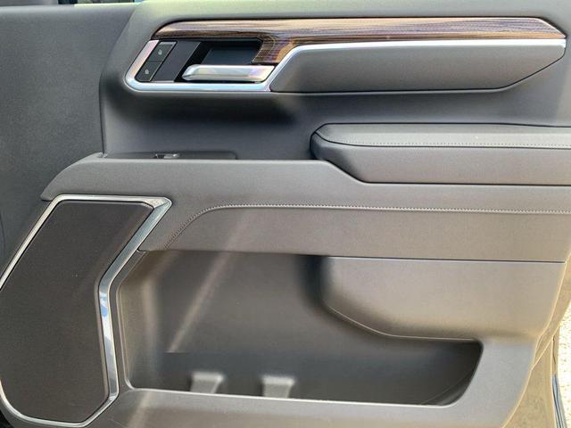 Photo of 2025 Black Chevrolet Silverado 2500