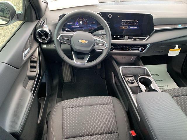 Photo of 2026 Summit White Chevrolet Equinox