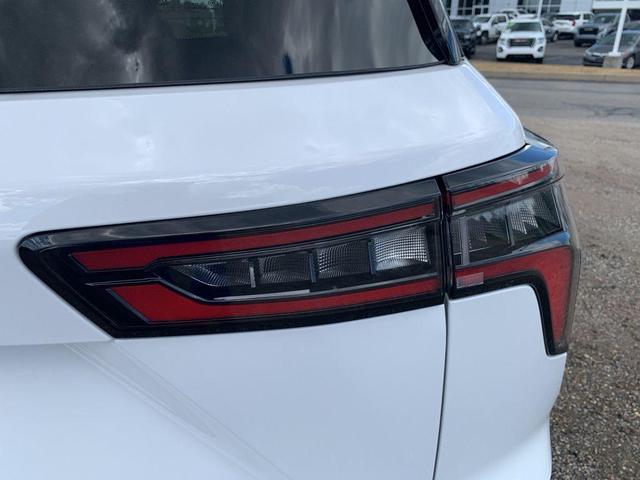 Photo of 2026 Summit White Chevrolet Equinox