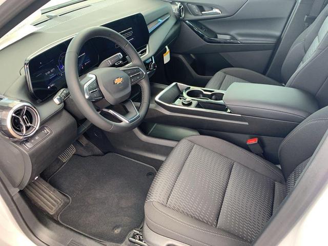 Photo of 2026 Summit White Chevrolet Equinox