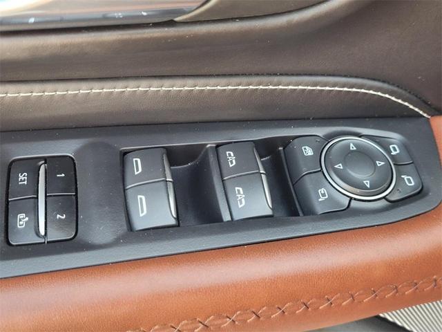 Photo of 2024 White Frost Tricoat GMC Yukon XL