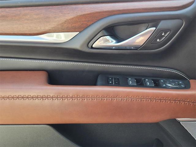Photo of 2024 White Frost Tricoat GMC Yukon XL