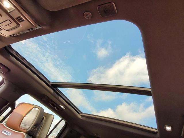 Photo of 2024 White Frost Tricoat GMC Yukon XL
