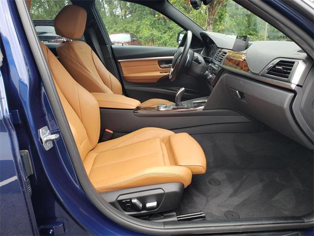 Photo of 2019 Blue Metallic BMW 330