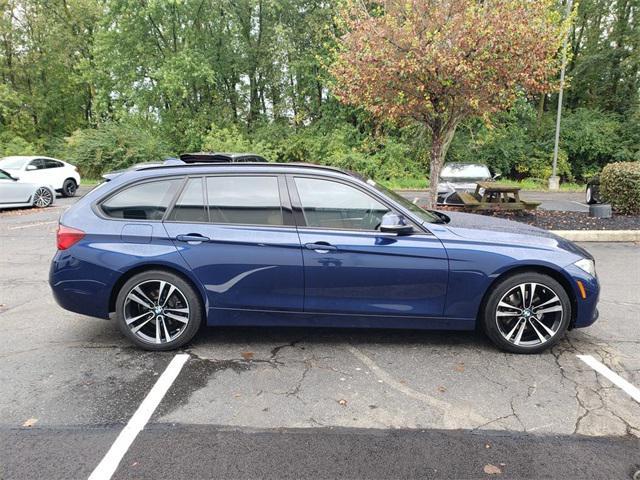 Photo of 2019 Blue Metallic BMW 330