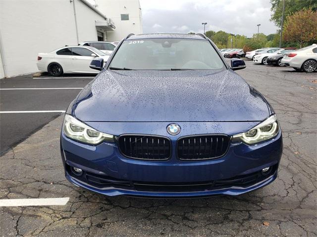 Photo of 2019 Blue Metallic BMW 330