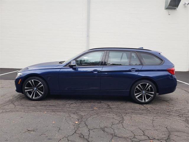Photo of 2019 Blue Metallic BMW 330