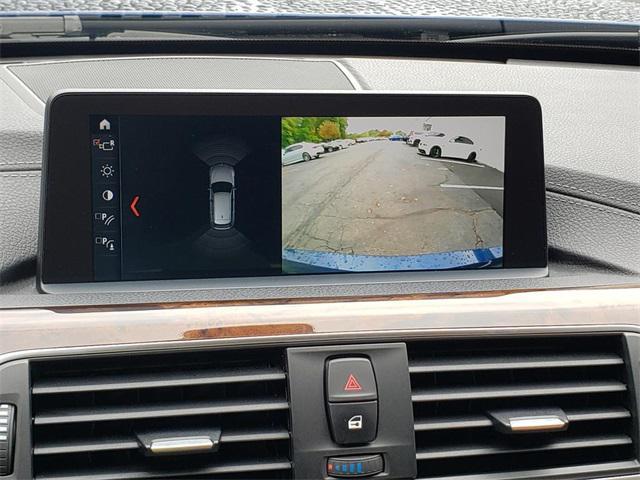 Photo of 2019 Blue Metallic BMW 330