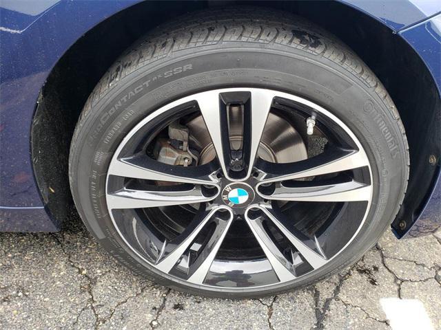 Photo of 2019 Blue Metallic BMW 330