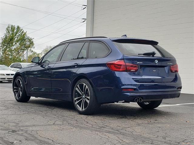 Photo of 2019 Blue Metallic BMW 330