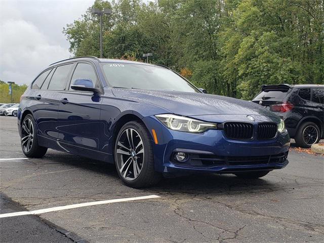 Photo of 2019 Blue Metallic BMW 330