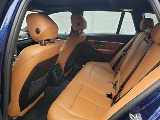 Photo of 2019 Blue Metallic BMW 330