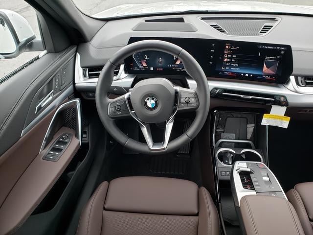 Photo of 2025 Mineral White Metallic BMW X2
