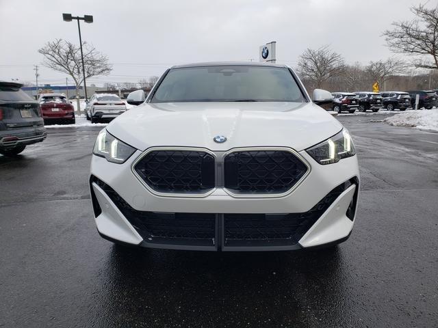 Photo of 2025 Mineral White Metallic BMW X2