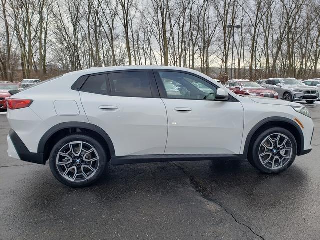 Photo of 2025 Mineral White Metallic BMW X2
