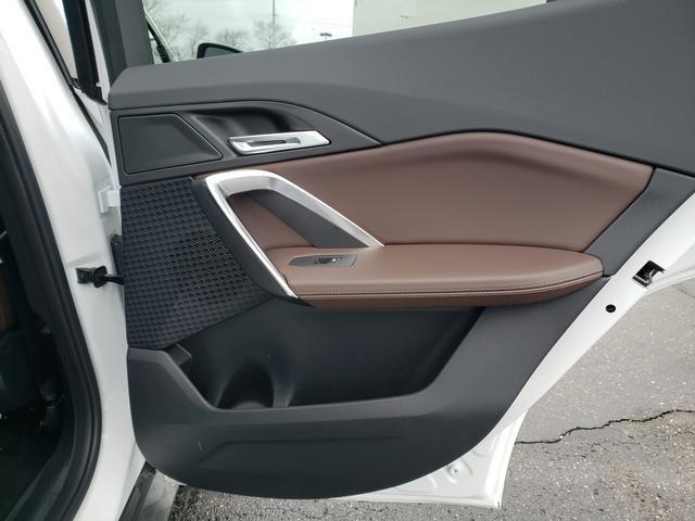 Photo of 2025 Mineral White Metallic BMW X2